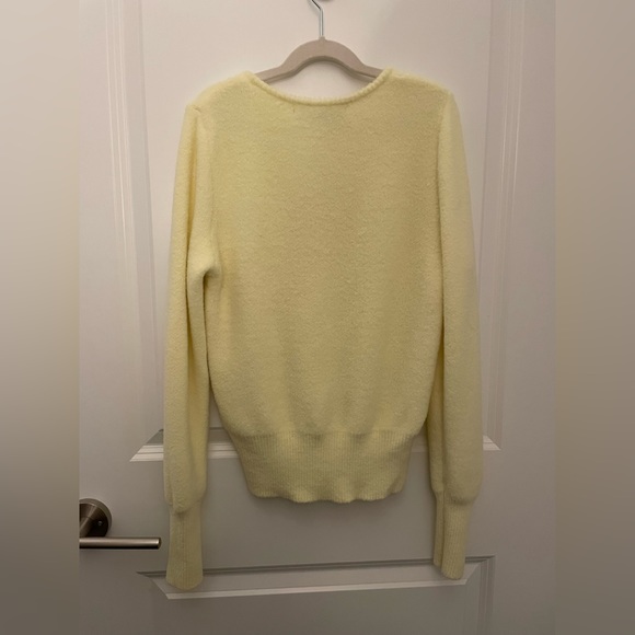 Must go before 30th! Zara Fluffy Sweater Size M - Picture 2 of 2